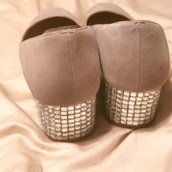 Grey heels - Picture 2 of 5